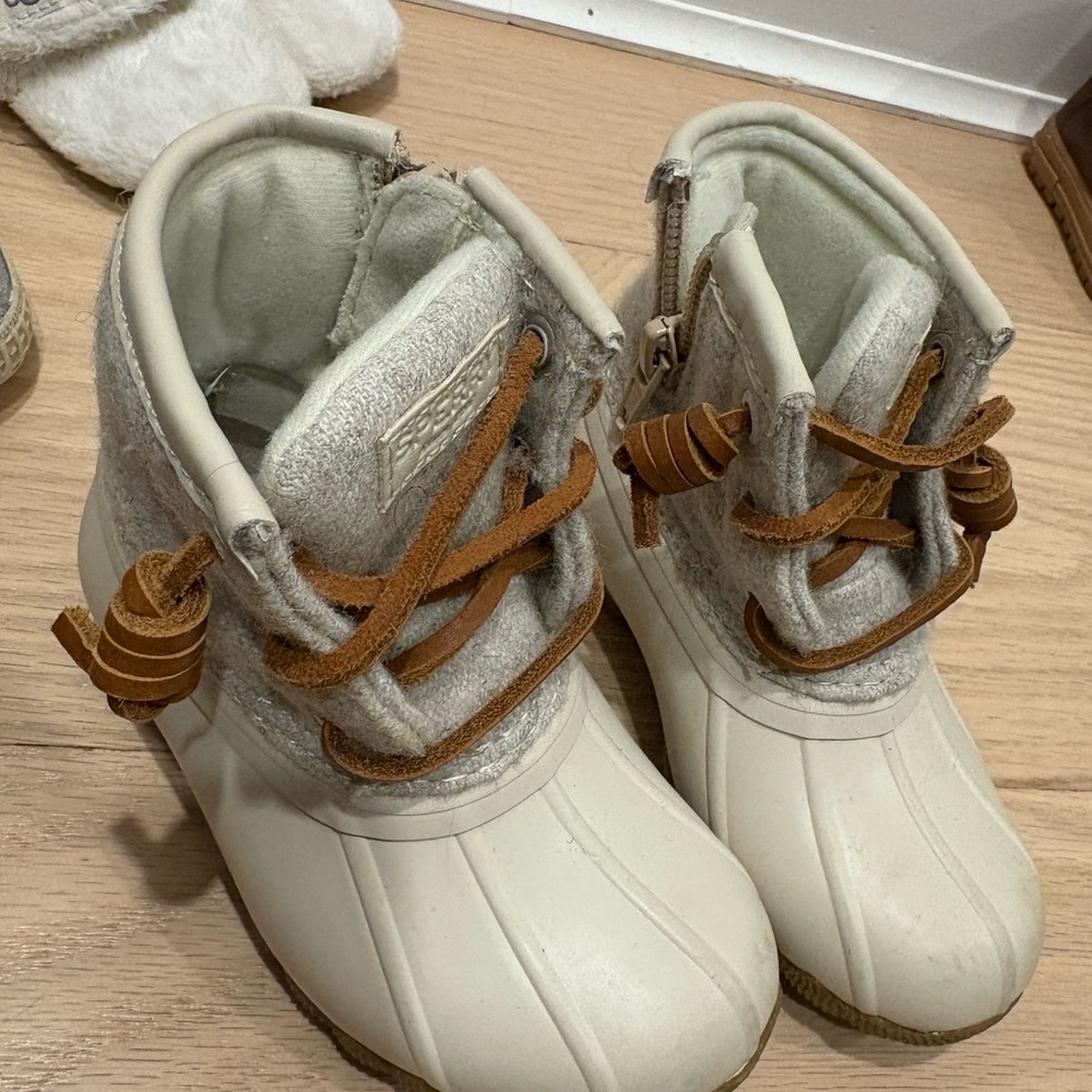 Sperry Kids Cream and Tan Boots